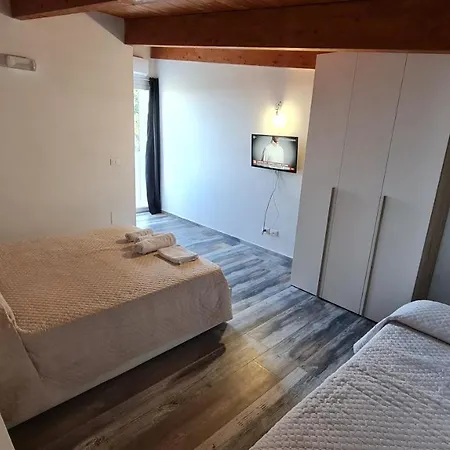 Il Paradiso 3* Cappelle sul Tavo