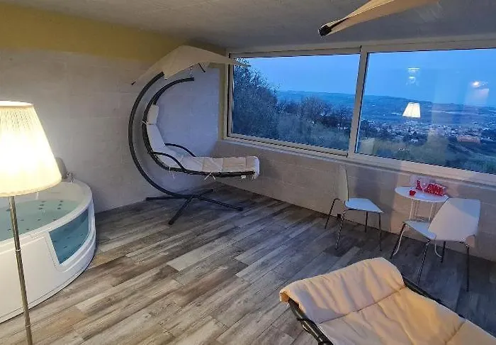 ベッド・アンド・ブレックファスト Il Paradiso Cappelle sul Tavo